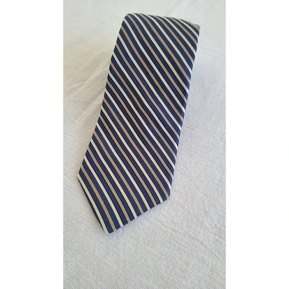 2/30$ Vintage  Saks Fifth Avenue Silk Tie - Picture 2 of 4